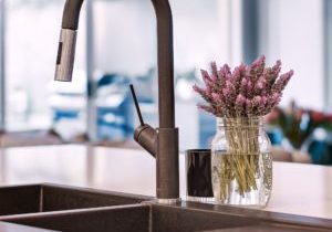 Black-tapware-yes-or-no-styles-kitchen-bathroom-hub